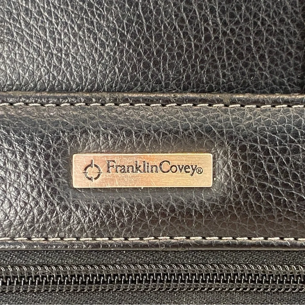Franklin Covey Black Faux Leather 7 Ring Binder Briefcase Retractable Handles